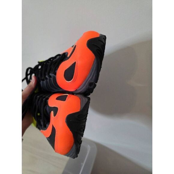 Nike Air Tuned Max Volt Total Orange 2022 Size 11 main image 14